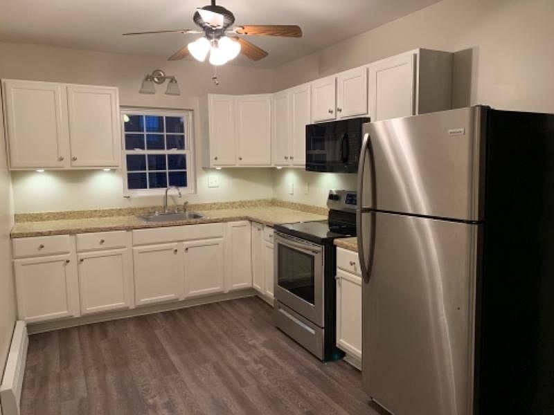 1st image of 9 Linden Pl #2