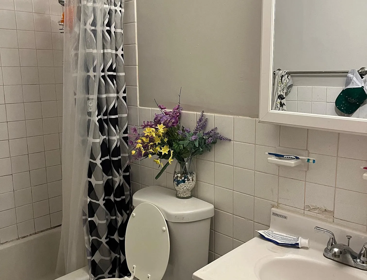 2 bed, 700 sqft, $1,225 — Photo 4