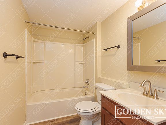 3rd image of 1609 S Gharkey St Unit 1