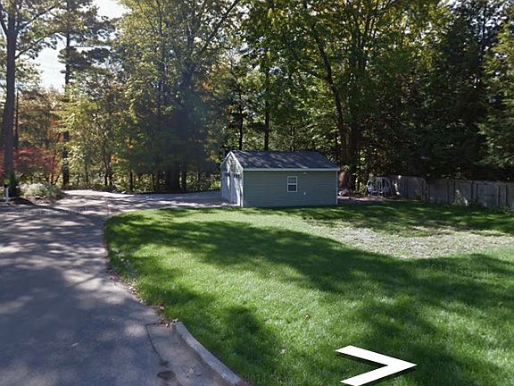 3rd image of 635 Massachusetts Ave