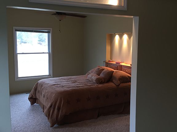4th image of 423 N Derby Ave