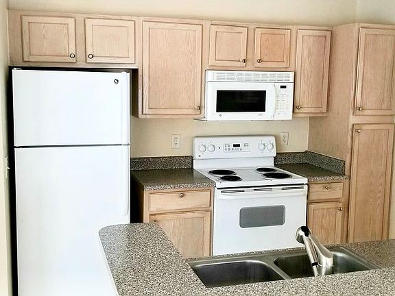 3rd image of 7800 Point Meadows Dr APT 417