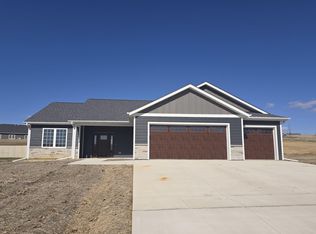 2372 Shagbark Lane Rd, Decorah, IA 52101