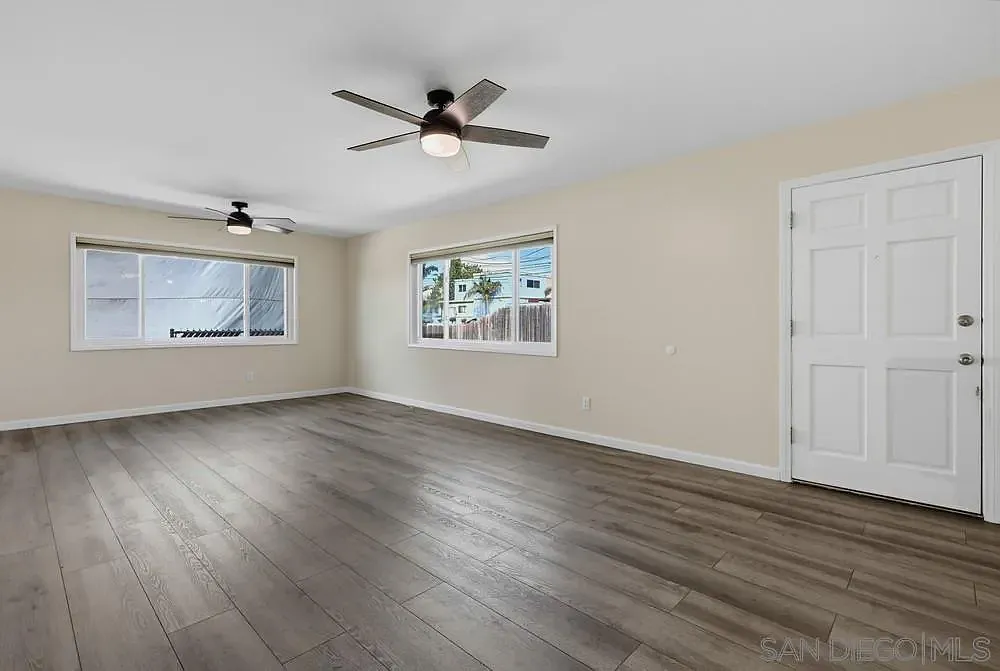 3 bed, 2.0 bath, 1284 sqft, $3,300 — Photo 2
