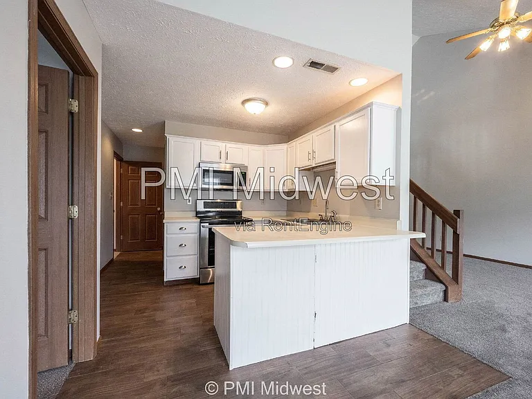 1092 Cobra Dr — Photo 13