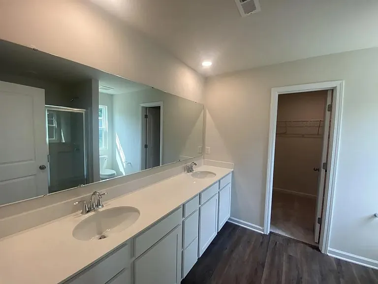 1537 Woodhouse Dr — Photo 10