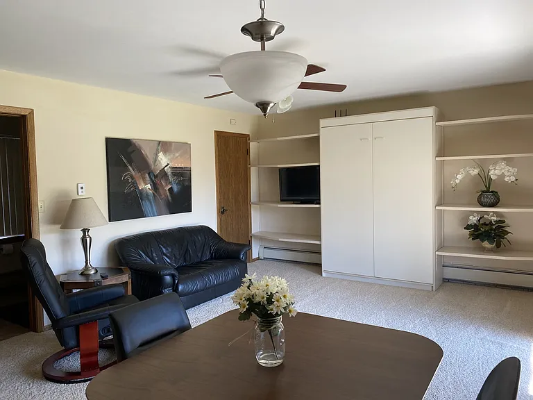 Regal Crest West — Photo 20