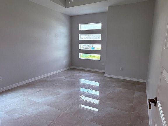 5th image of 4668 River Oak Cir