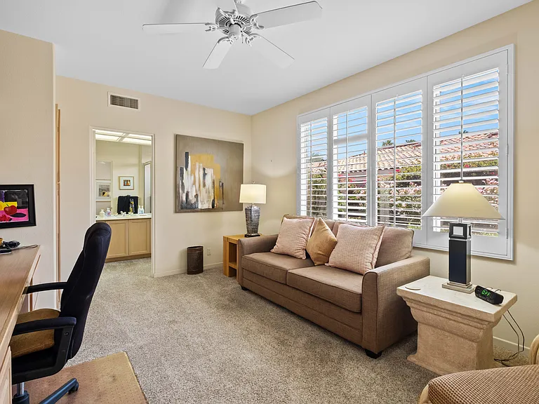 461 Desert Holly Dr — Photo 18