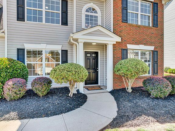 5th image of 212 Sandy Ln