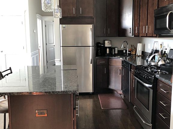 3rd image of 1509 W Balmoral Ave APT 1