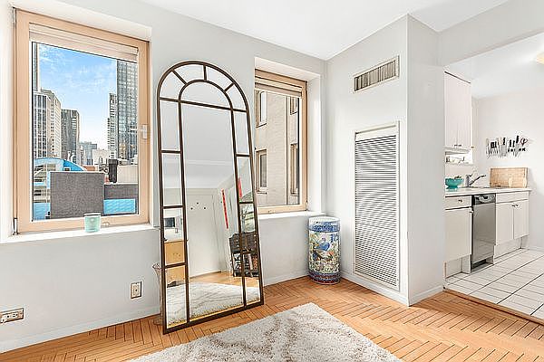1st image of 106 Central Park S APT 20K