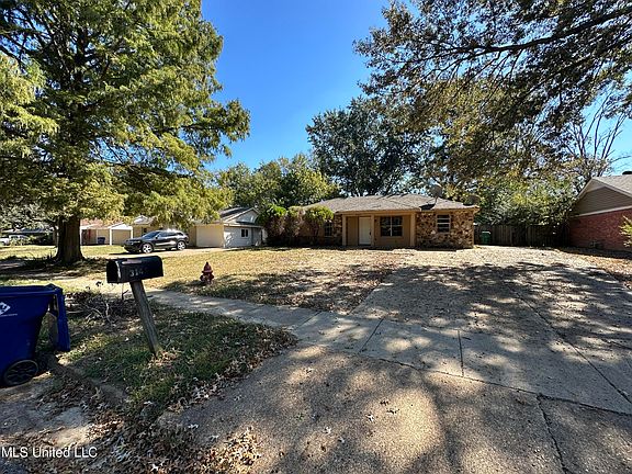 2nd image of 3145 Mayfair Dr