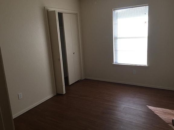 4th image of 715 Bluebonnet Dr