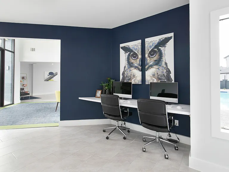 Maxwell Apartments — Photo 11