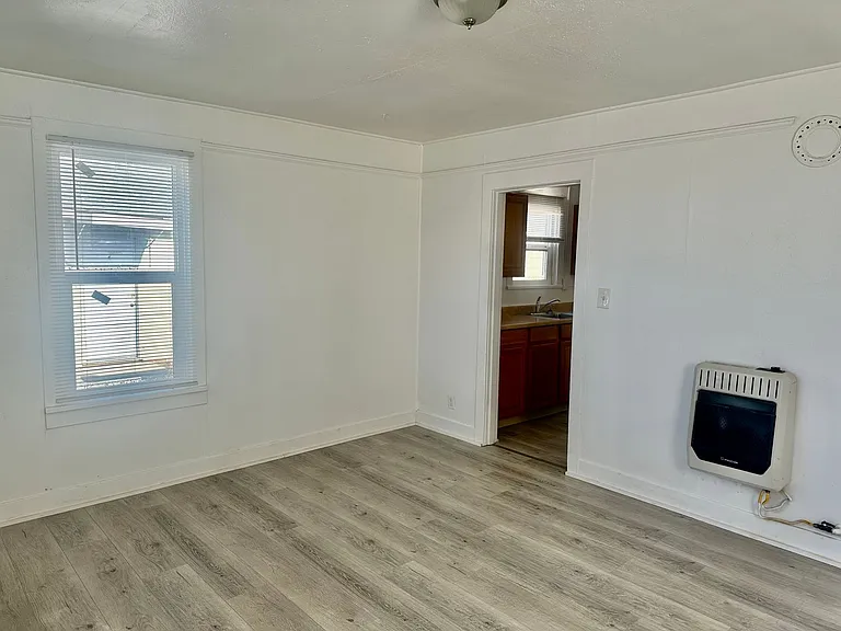 123 Mortimer St — Photo 3