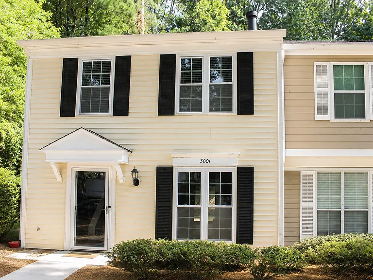 3001 Queen Anne Ct — Photo 2