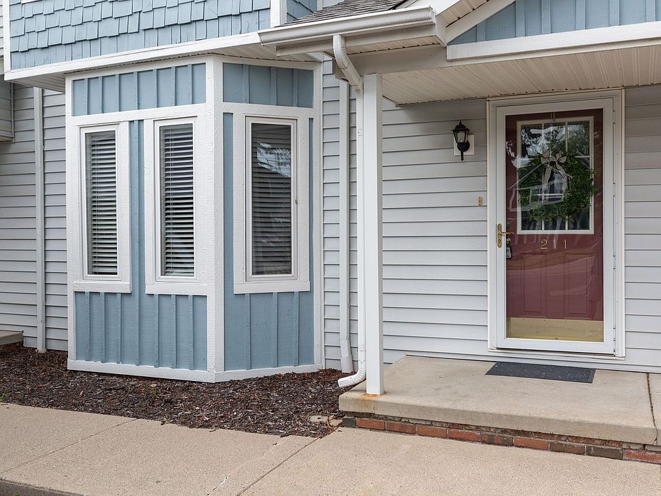 1st image of 211 E Ann Arbor Trl