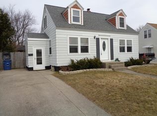 1358 Greenwich Rd, Muskegon, MI 49441