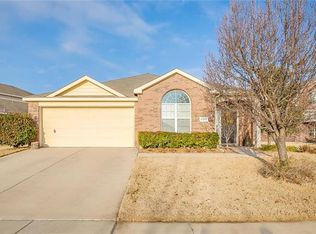 6517 Stone Lake Dr, Fort Worth, TX 76179