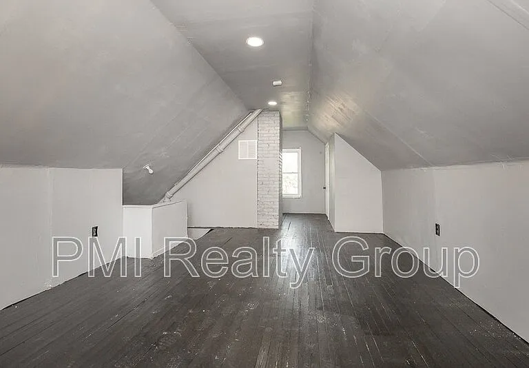 12203 Castlewood Ave — Photo 25