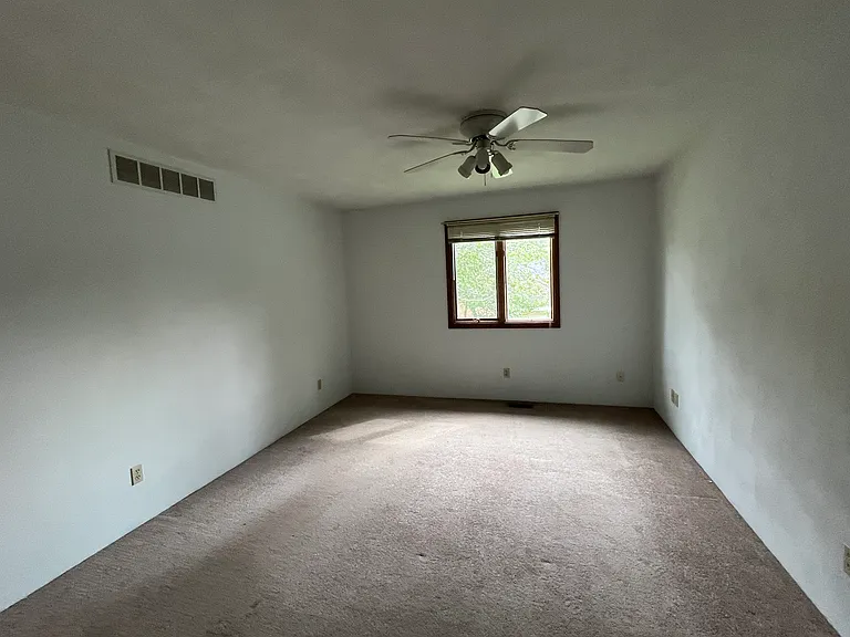 217 W Warnock St — Photo 7