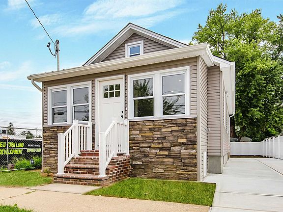 2nd image of 17 Hunnewell Ave