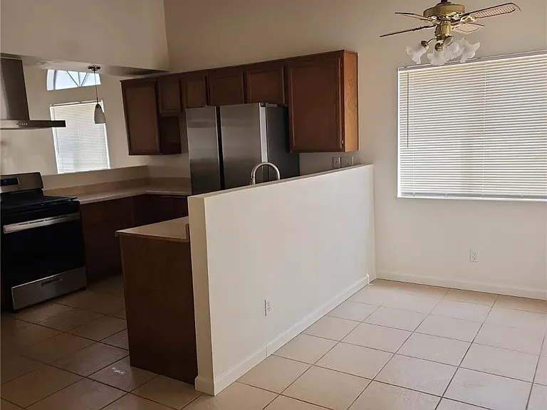 3213 Coral Harbor Dr — Photo 8