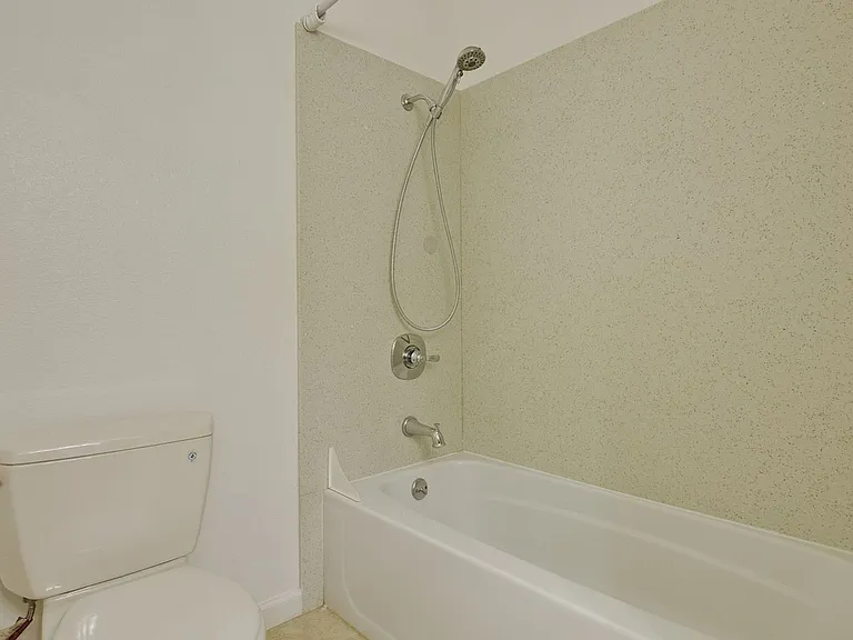 10995 Northseal Sq — Photo 33