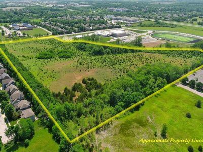 22000 W 71st St, Lenexa, KS, 66227