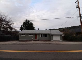 587 SE Ramp St, Roseburg, OR 97470
