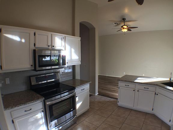 4th image of 4014 E Keresan St