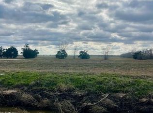 145 8th St N, Van Vleck, TX 77482