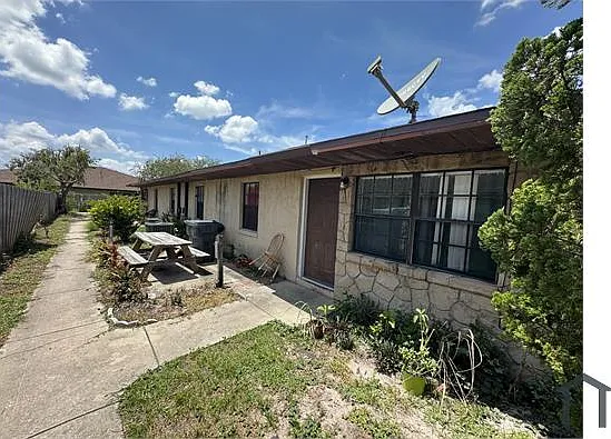3019 Saint Paul Dr — Photo 3