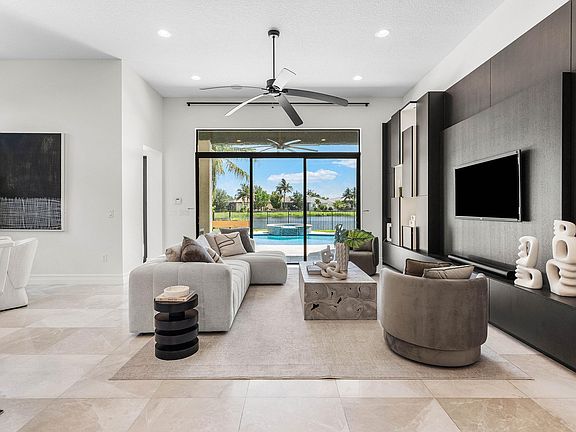 5th image of 16872 Pavilion Way