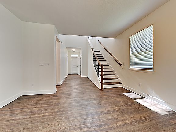 3rd image of 6239 Bridgewood Dr
