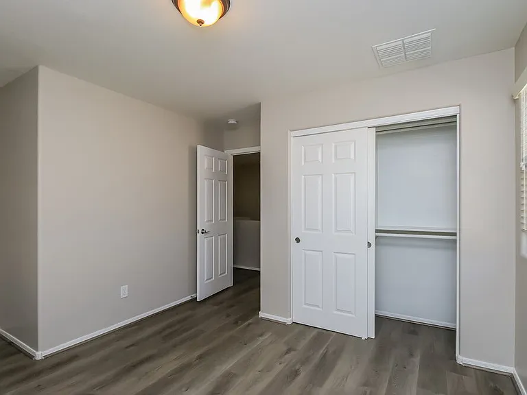 2456 E Vermont Dr — Photo 12