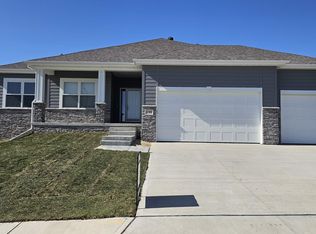 21202 Larimore Ave, Elkhorn, NE 68022