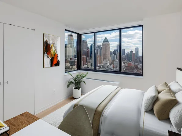 1 Columbus Place image 7 of 30