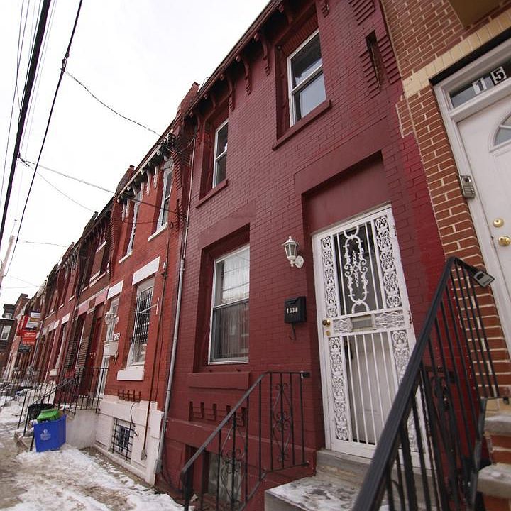 1st image of 1530 Fontain St