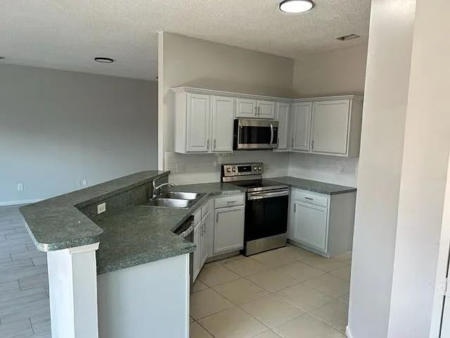 424 Rolling Rock Ct — Photo 3