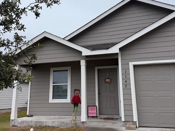 1147 Athena Dr, Portland, TX 78374
