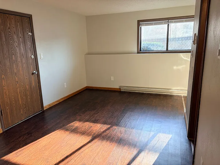 427 E Main St — Photo 2