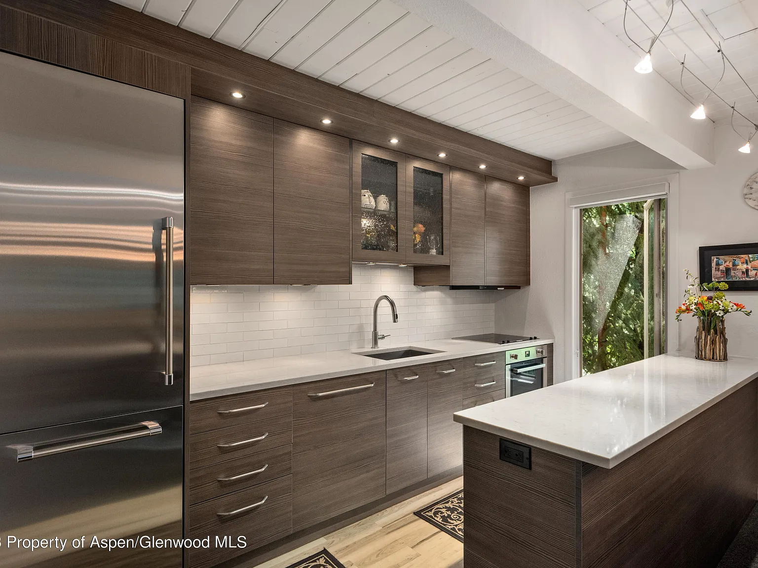 2 bed, 2.0 bath, 965 sqft, $20,000 — Photo 4