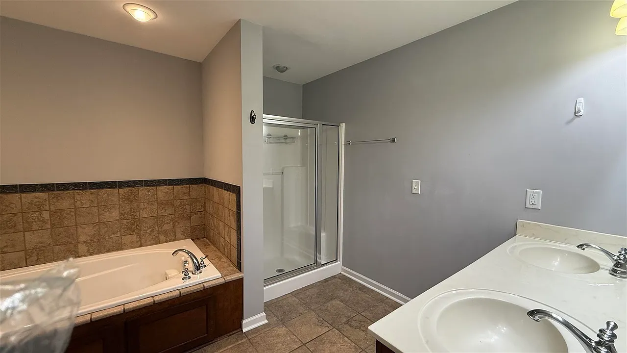 3 bed, 1853 sqft, $1,900 — Photo 4