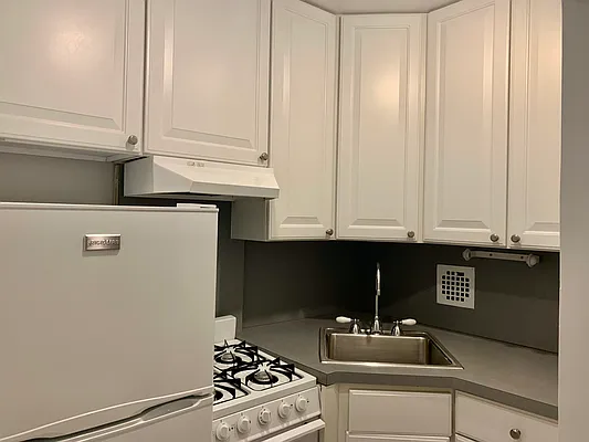 Rented by SP Brokerage Inc | media 15