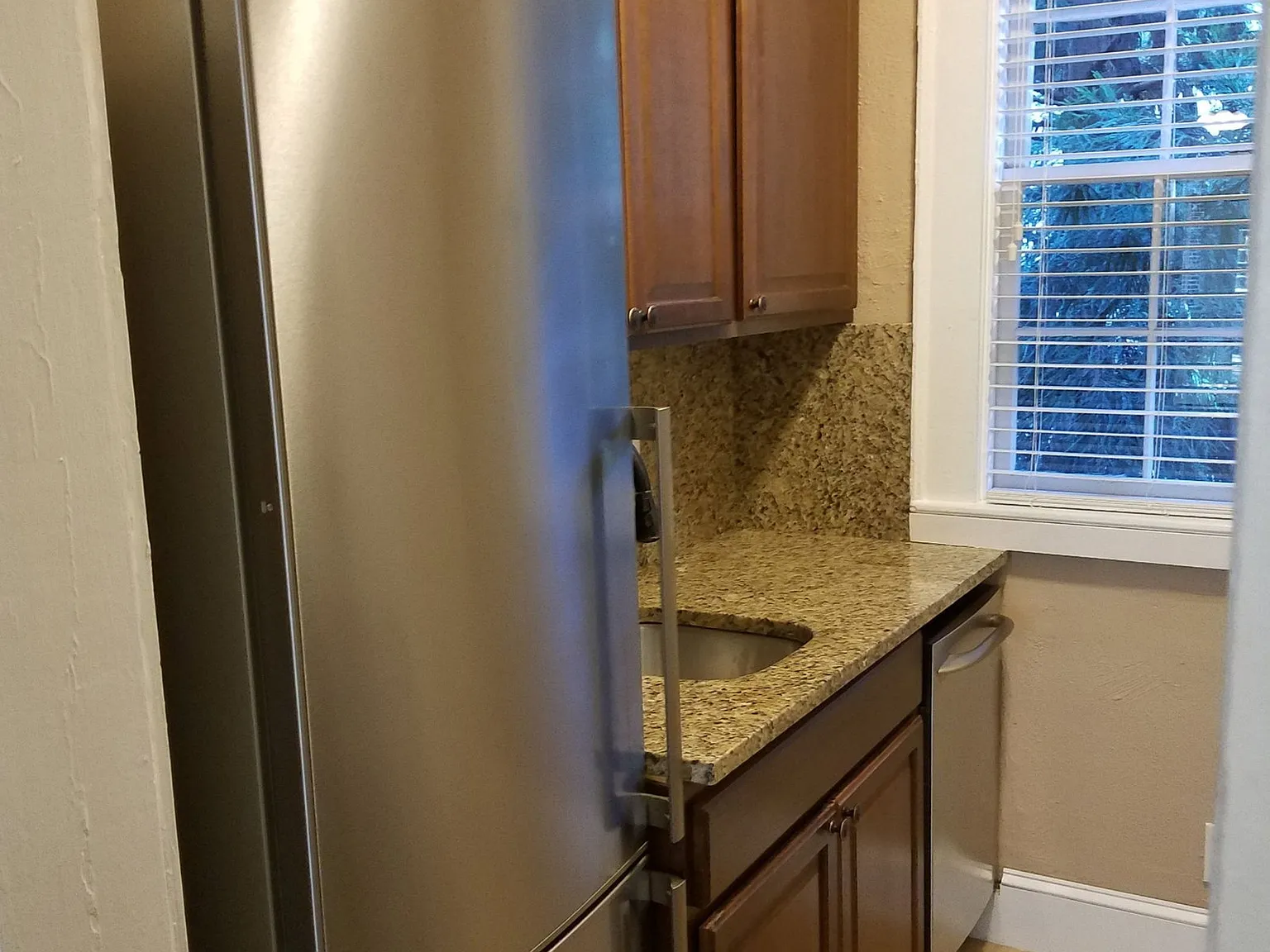 1 bed, 1.0 bath, 750 sqft, $1,695 — Photo 3