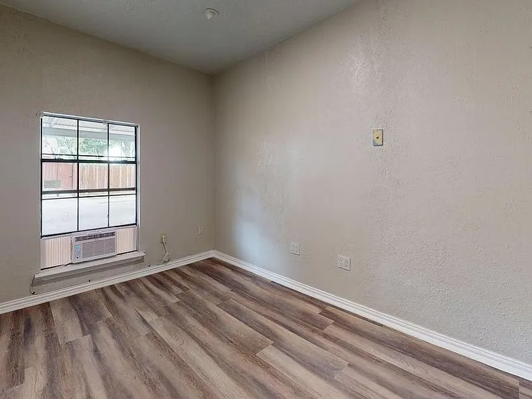 Bedroom 1C