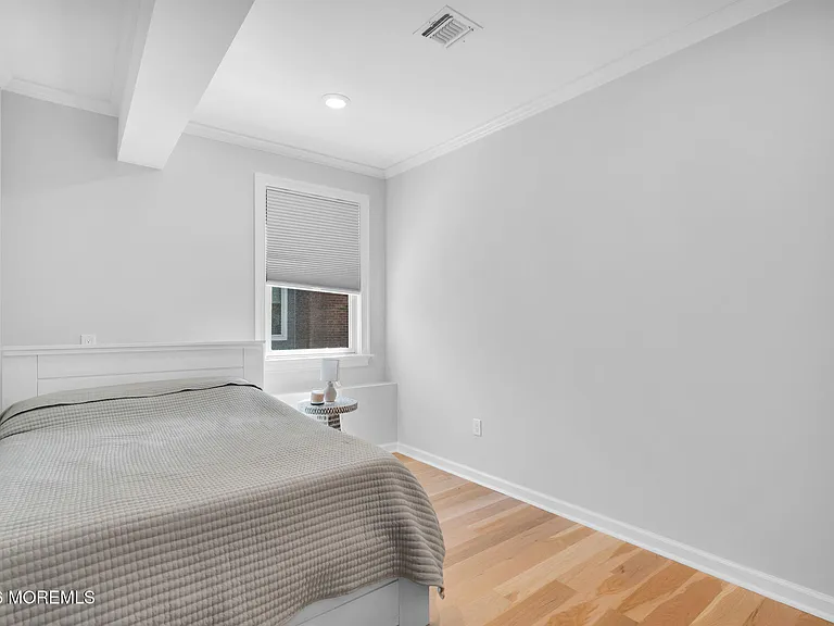 558 Central Ave — Photo 17