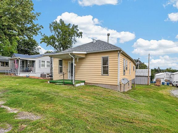 2nd image of 907 Landes St